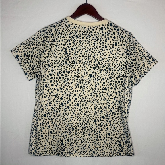 Animal Print Crew Neck Loose Tee - Picture 2 of 5